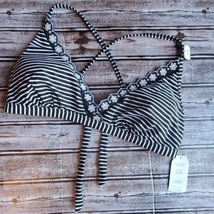 NWT swimsuit top D/DD